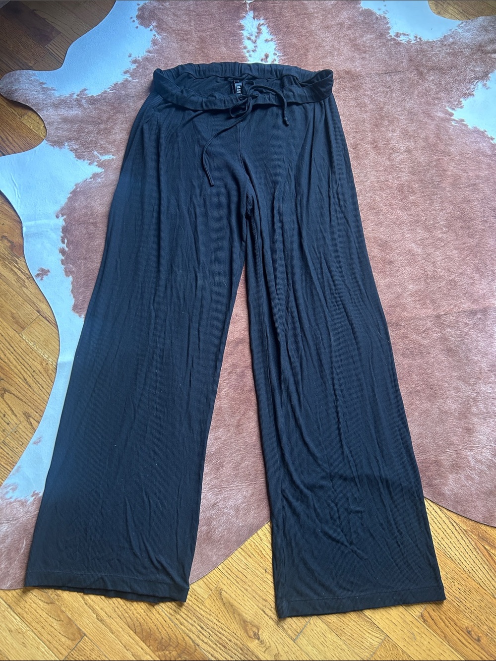Skims Drawstring Ribbed Lounge Pants - Picture 2 of 4